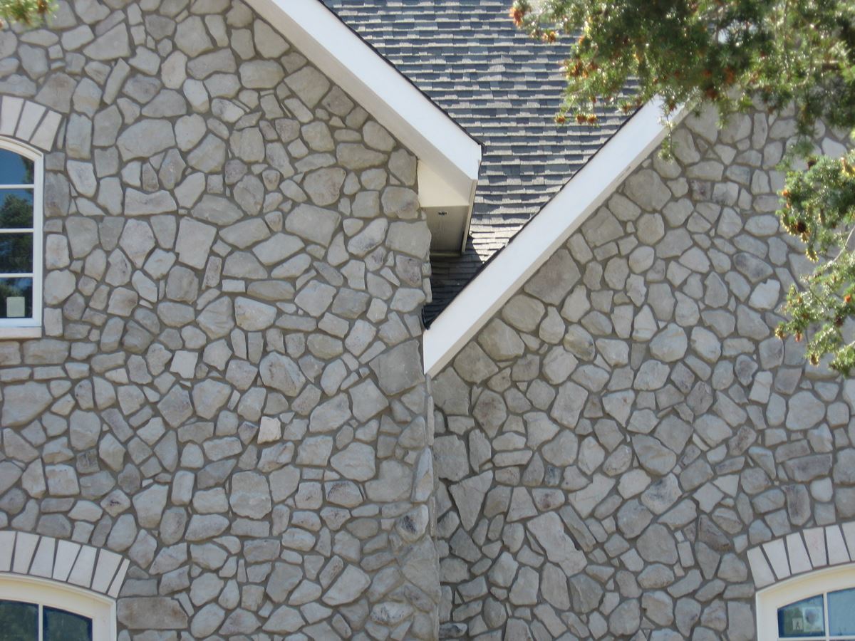 Quad-Lock ICF Home Built on the Rocks - Stone Finish 2 - Energywise Sustainable Products CO