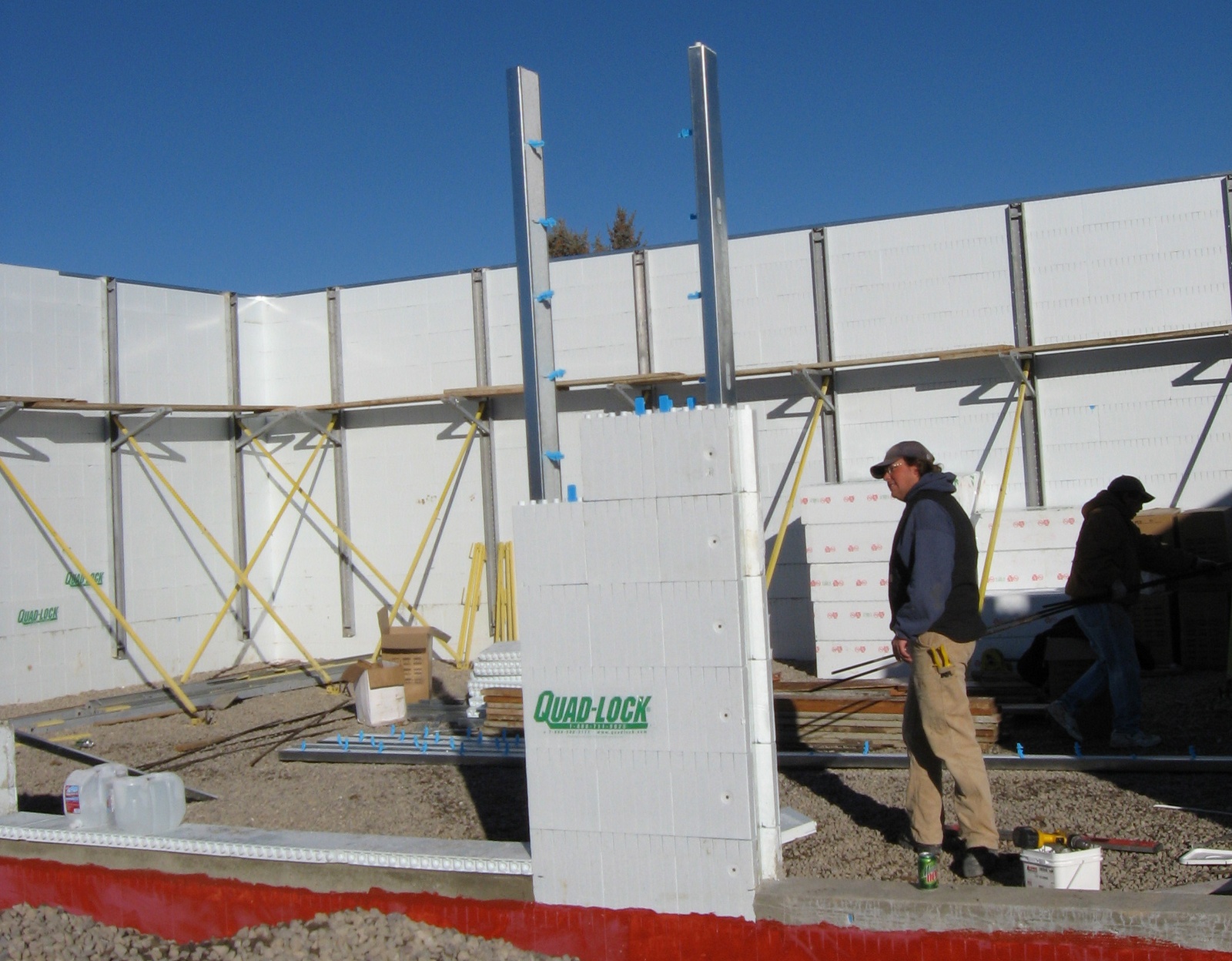 Stacking Quad-Lock ICF walls